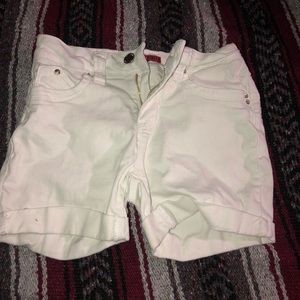 White jean shorts❤️
